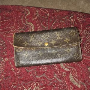 Louis Vuitton Sara Long wallet